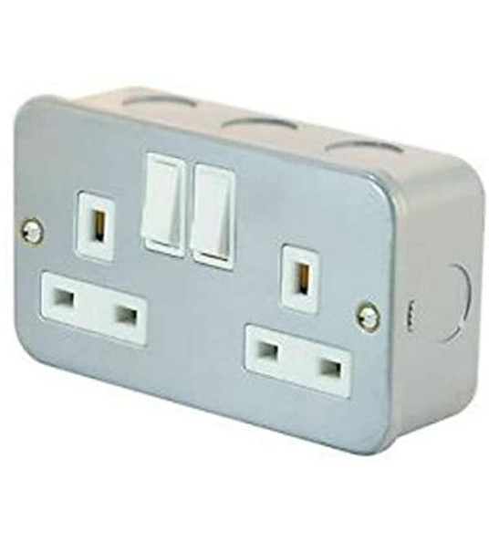 SOCKET OUTLET 2G METAL CLAD