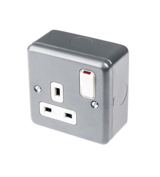 SOCKET OUTLET 1G METAL CLAD